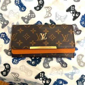 LOUIS VUITTON